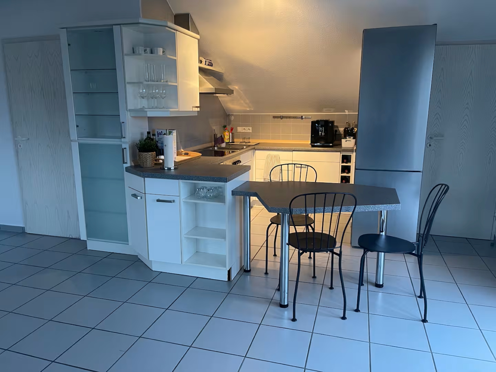 Voll ausgestattete Küche